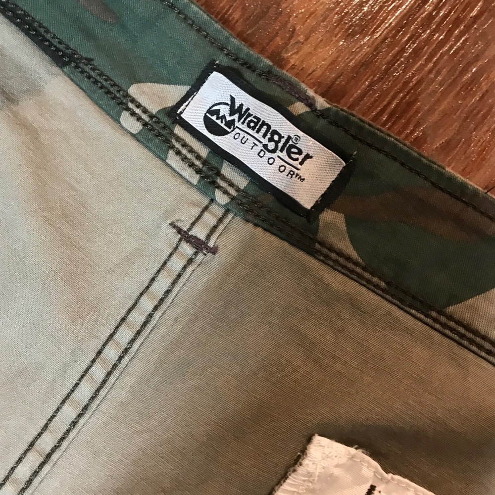 Wrangler Outdoor Mens Camo Cargo Shorts Green Brown Size 46 60ACW4M Stretch - Picture 6 of 12